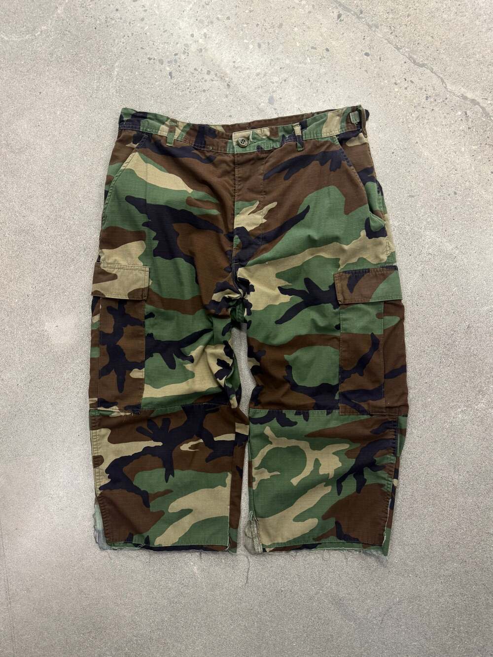 Vintage Woodland Camo ARMY Capris - 34”